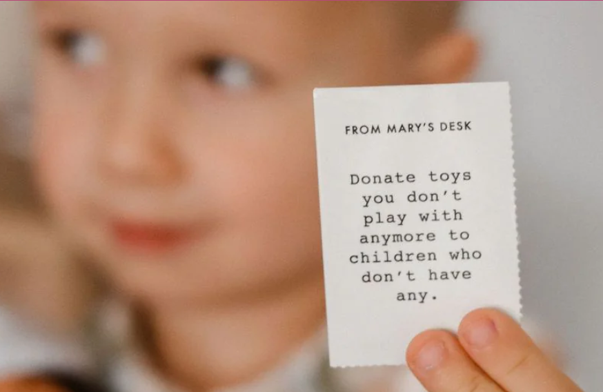 Mary on the Mantel Book & Activity Kit